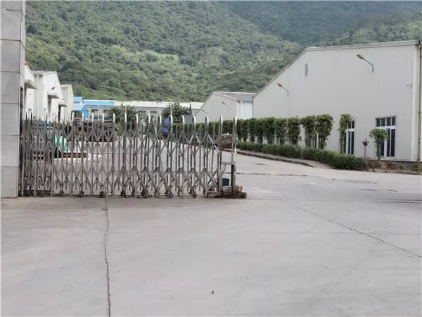 厂区伸缩大门外景实拍
